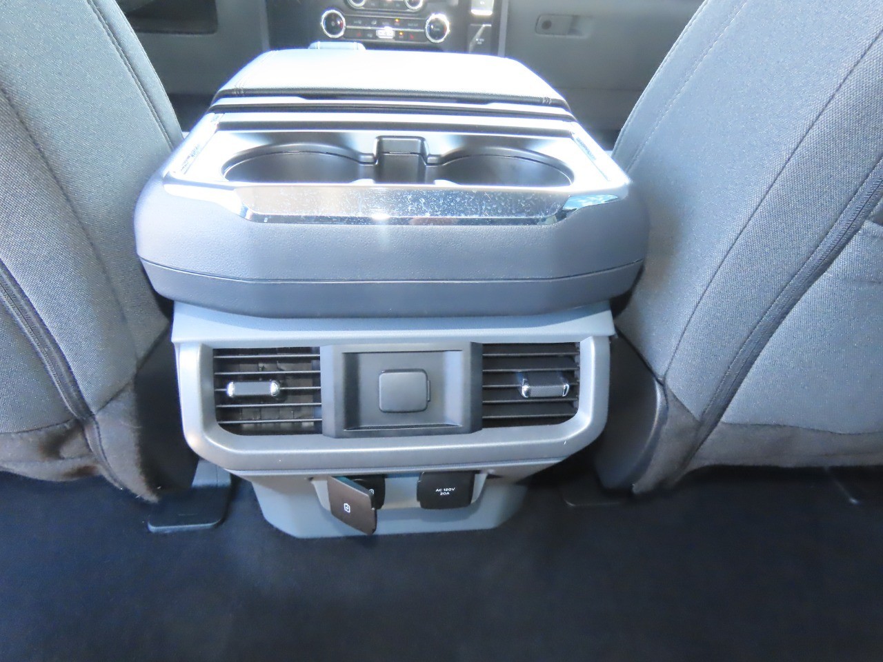2023 Ford F-150 Lightning photo 24 of 35