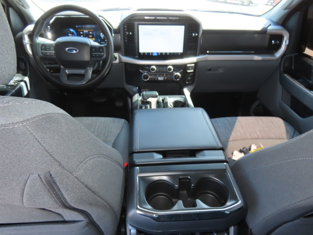 2023 Ford F-150 Lightning photo 26 of 35