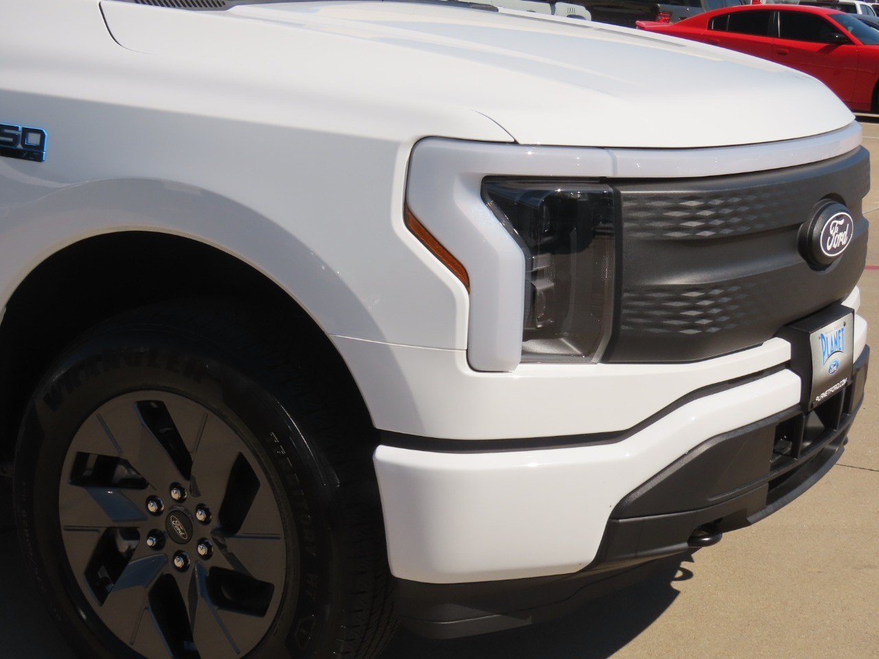 2024 Ford F-150 Lightning photo 7 of 34