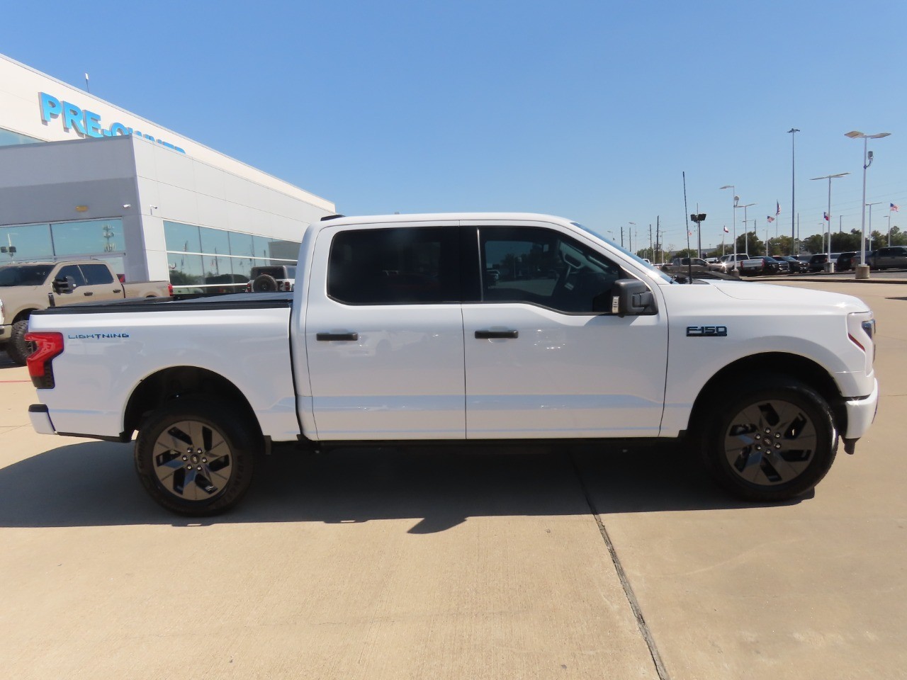2024 Ford F-150 Lightning photo 11 of 34