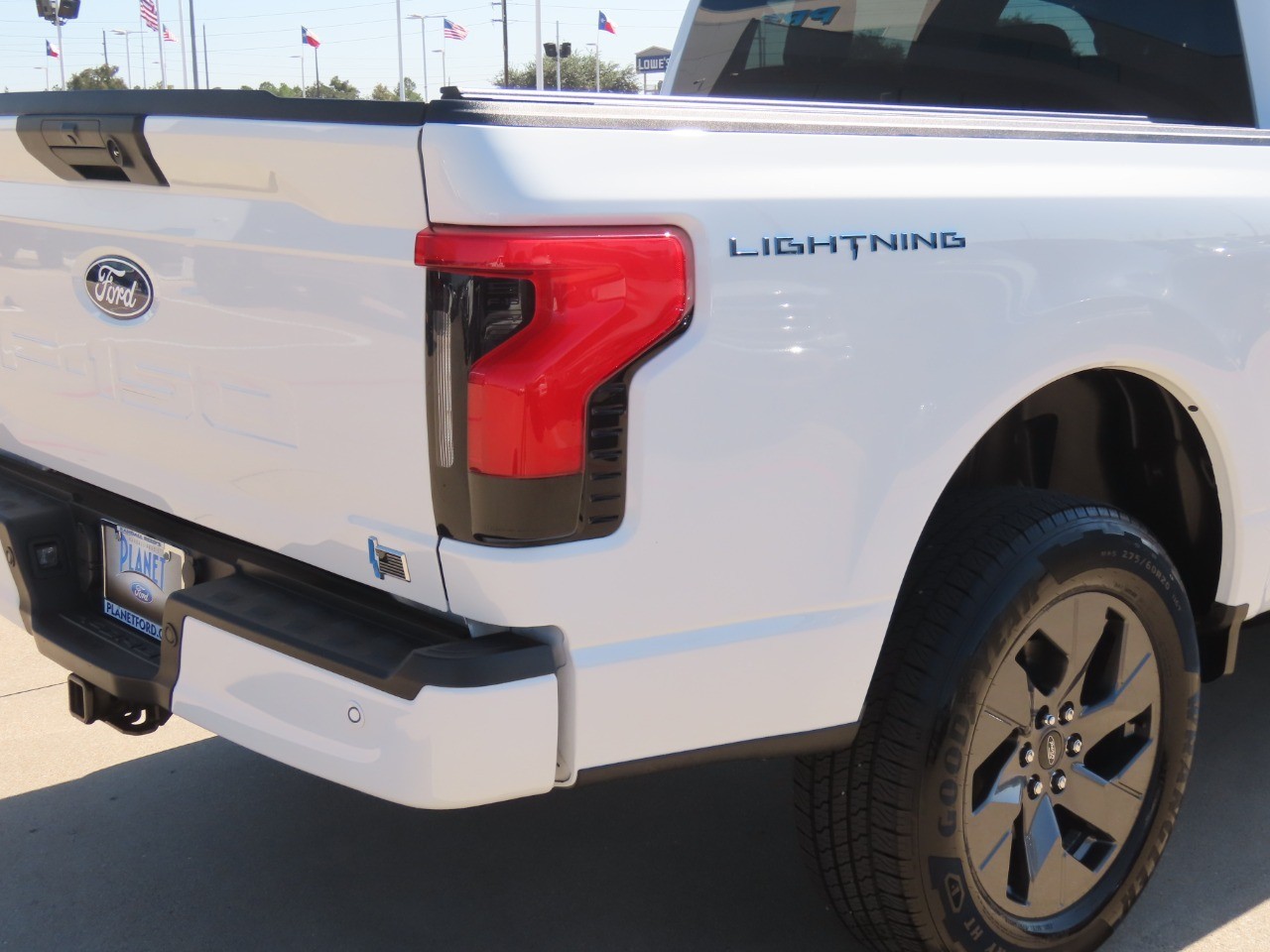 2024 Ford F-150 Lightning photo 13 of 34
