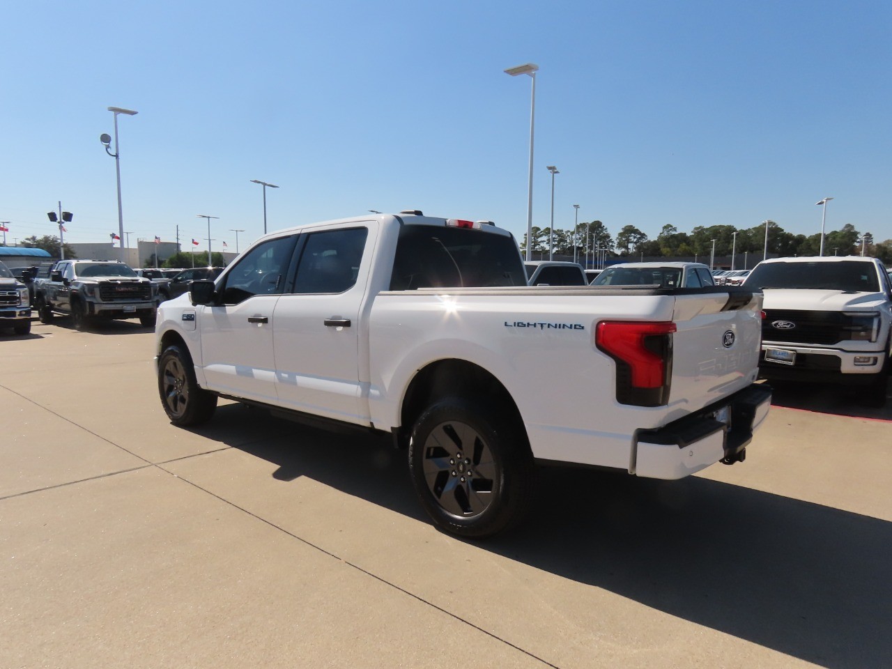 2024 Ford F-150 Lightning photo 17 of 34