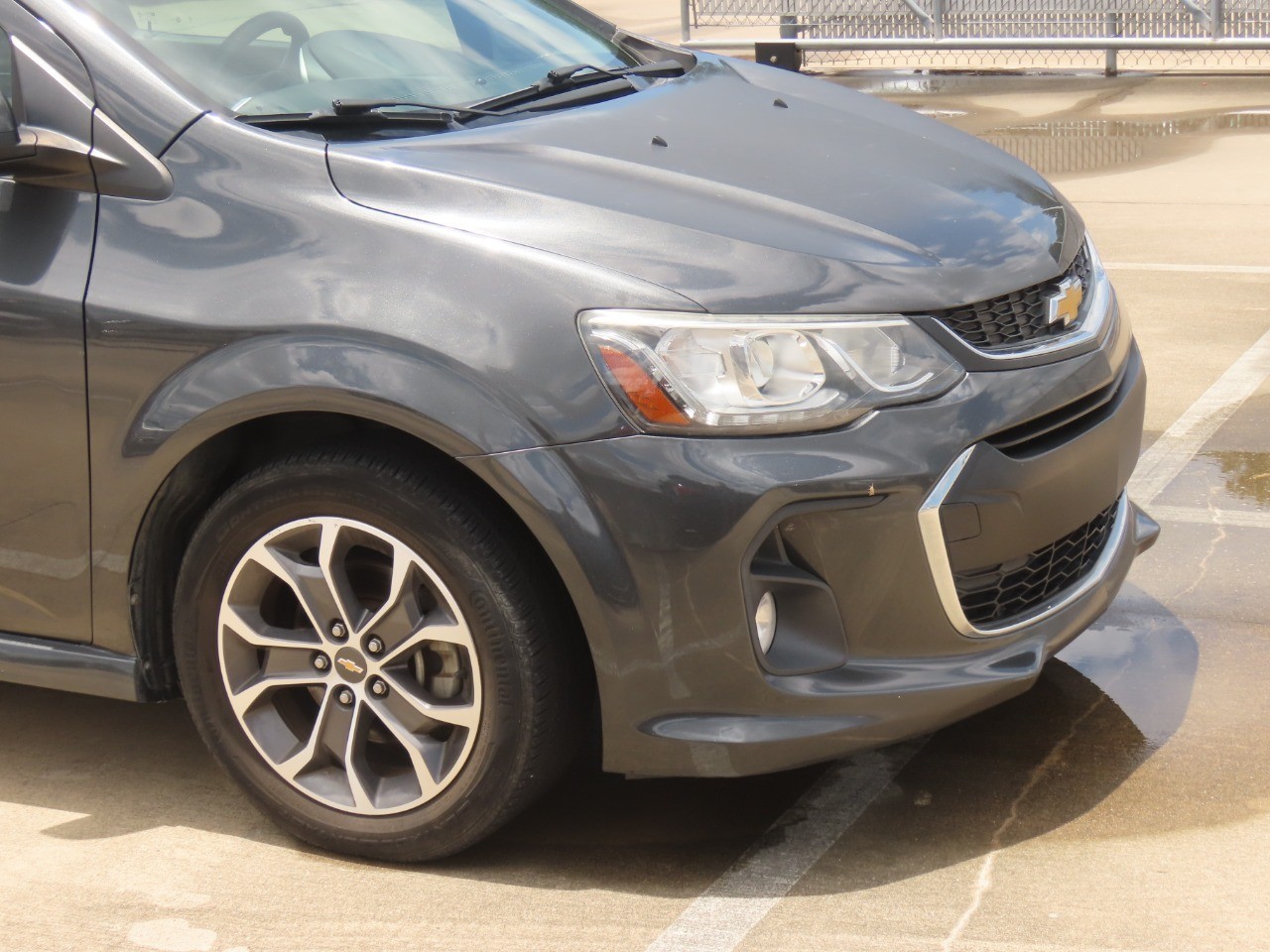 2017 Chevrolet Sonic LT - 5