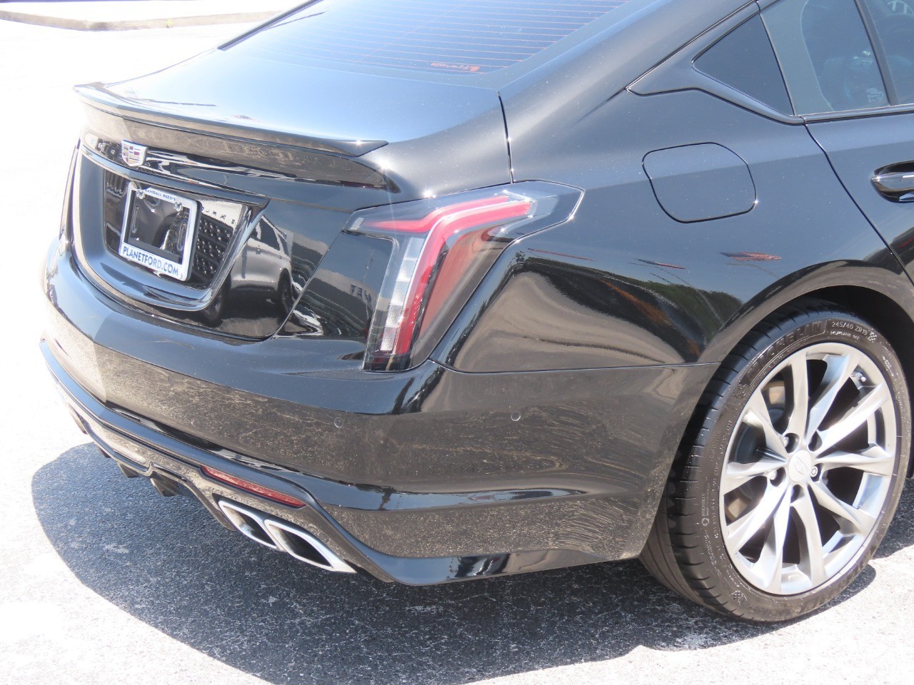 2023 Cadillac CT5-V - 11