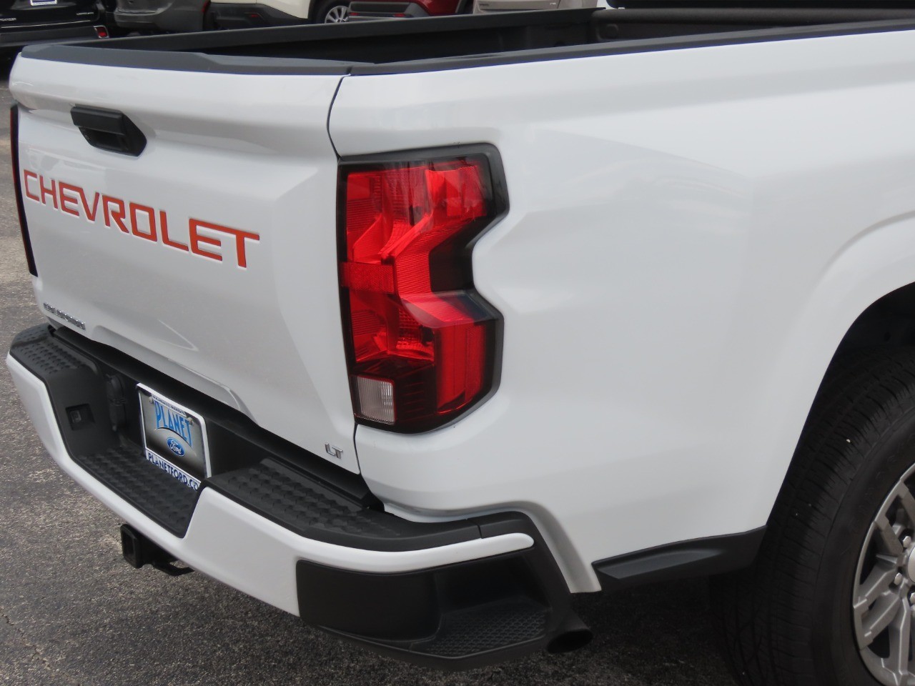 2024 Chevrolet Colorado photo 12 of 32