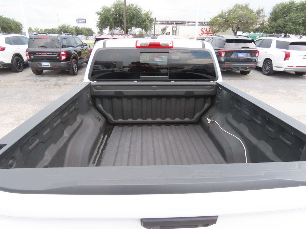 2024 Chevrolet Colorado photo 14 of 32