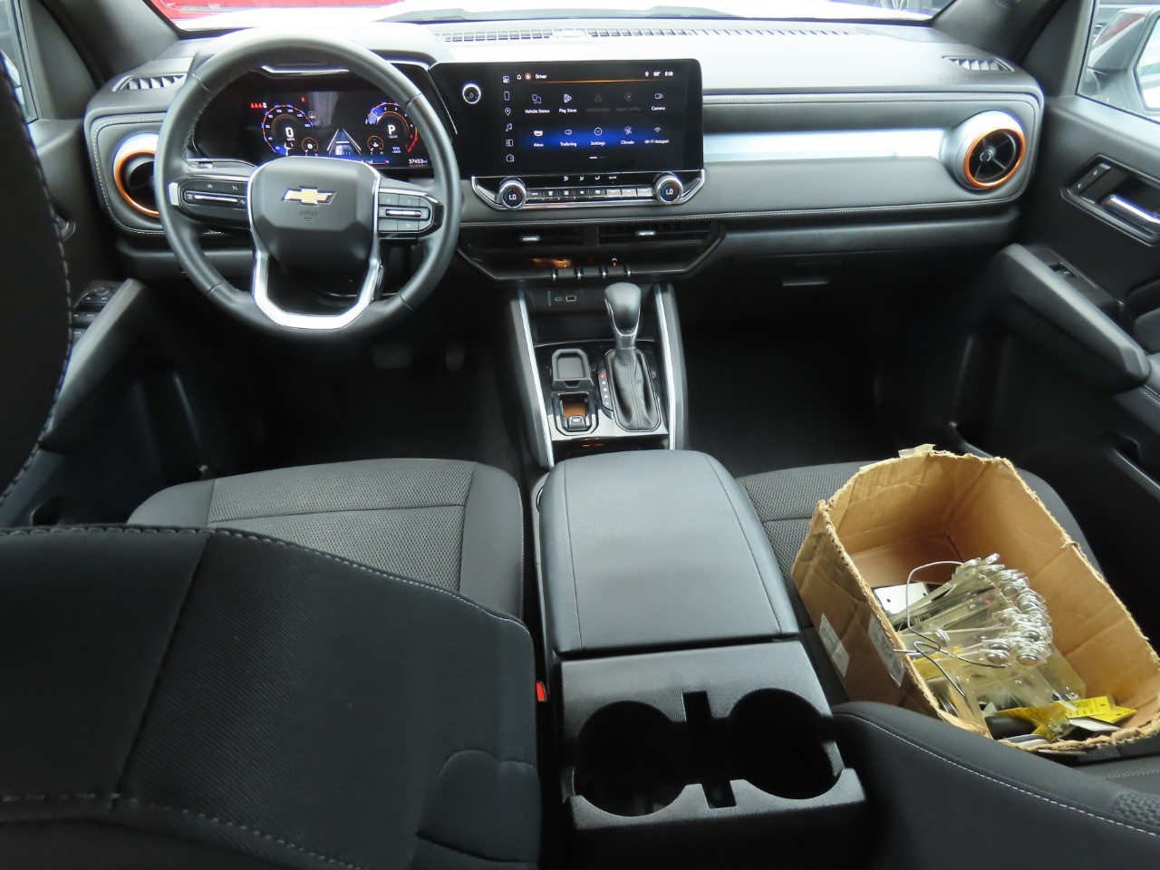 2024 Chevrolet Colorado photo 23 of 32