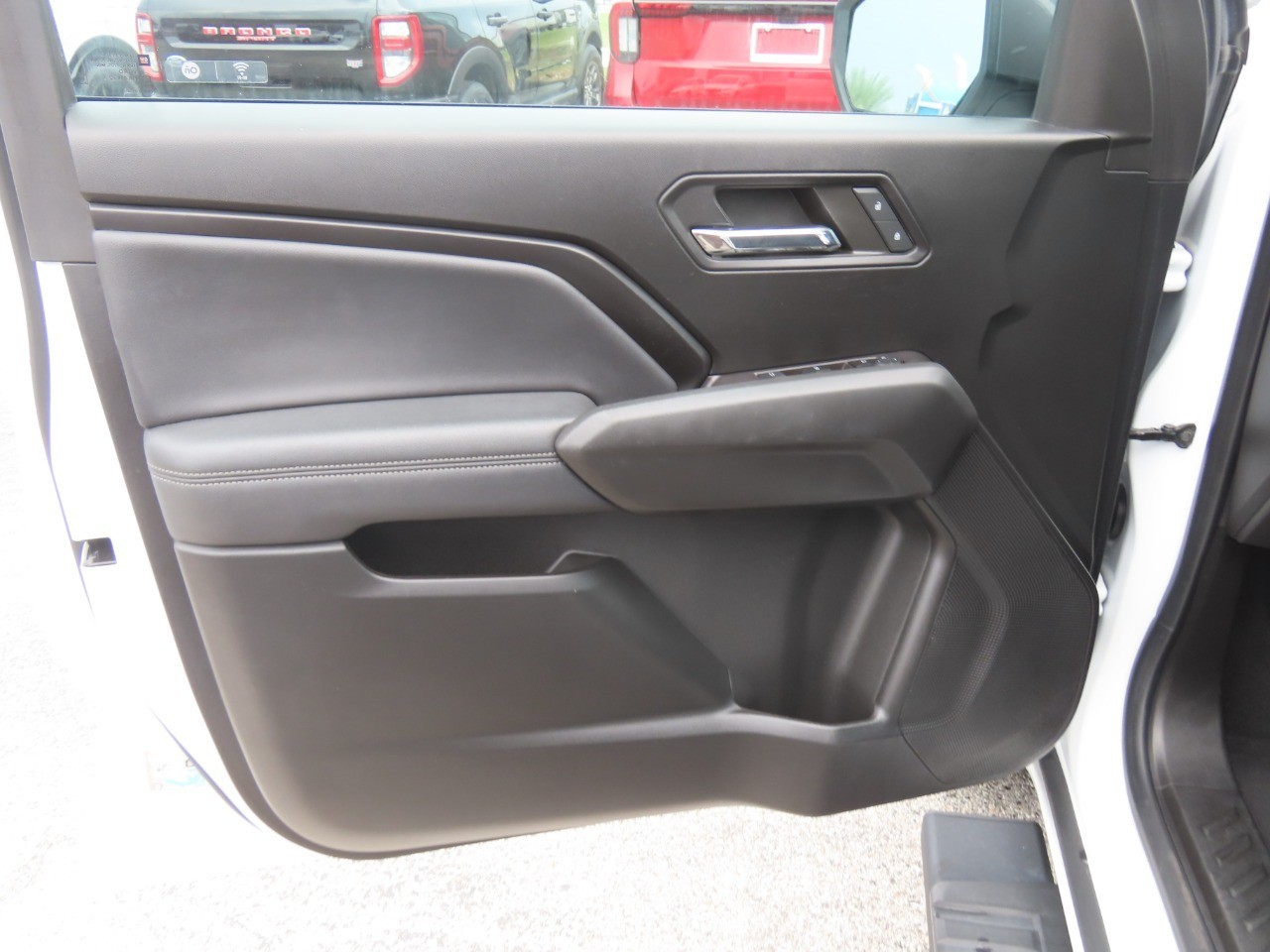 2024 Chevrolet Colorado photo 24 of 32