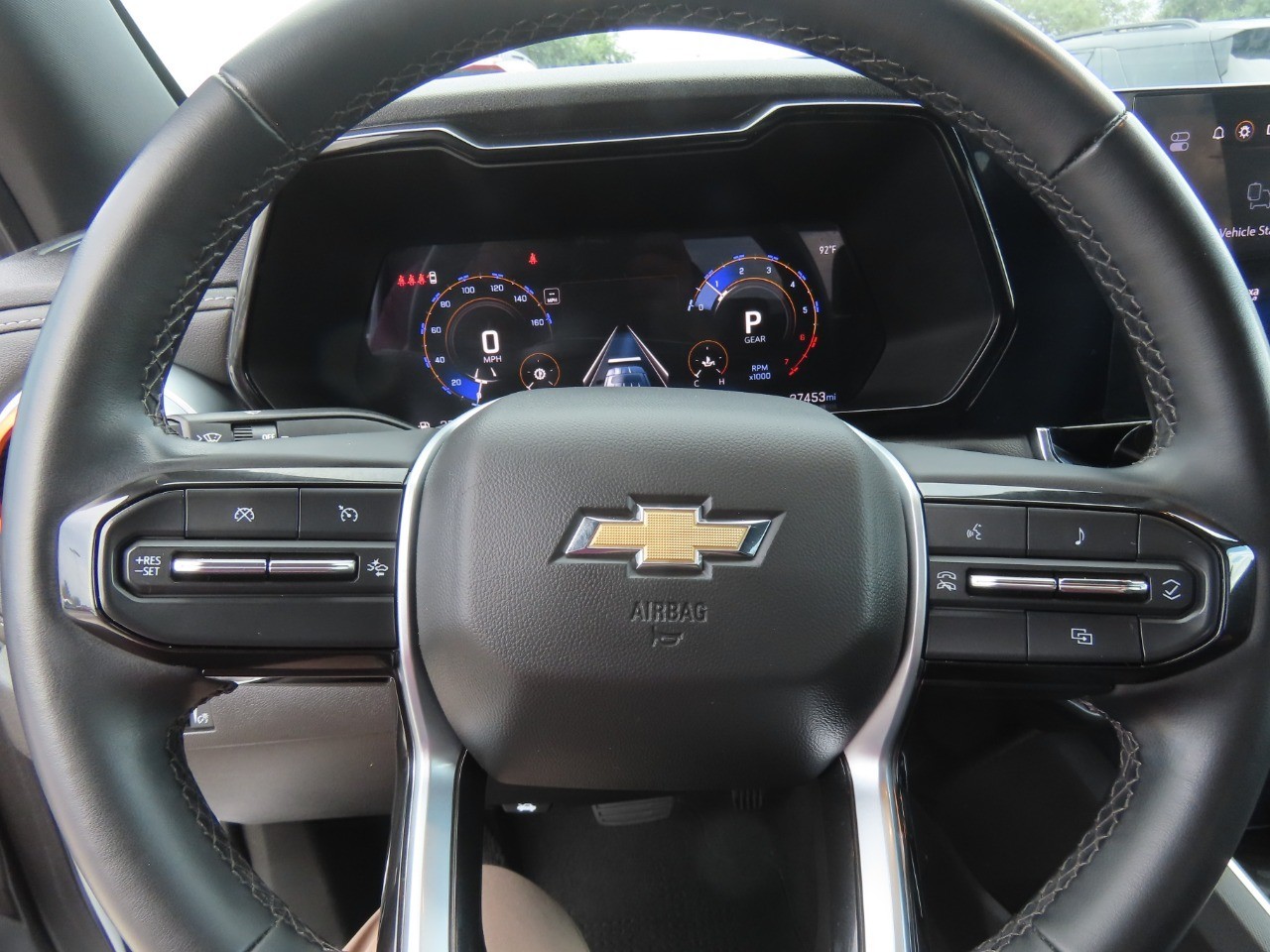 2024 Chevrolet Colorado photo 27 of 32