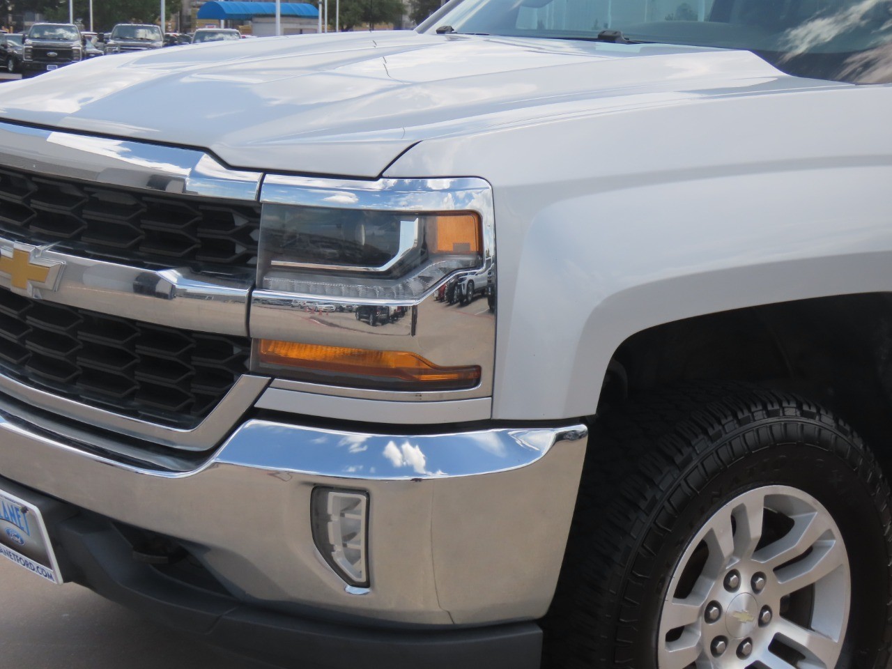 2017 Chevrolet Silverado 1500 LT - 2