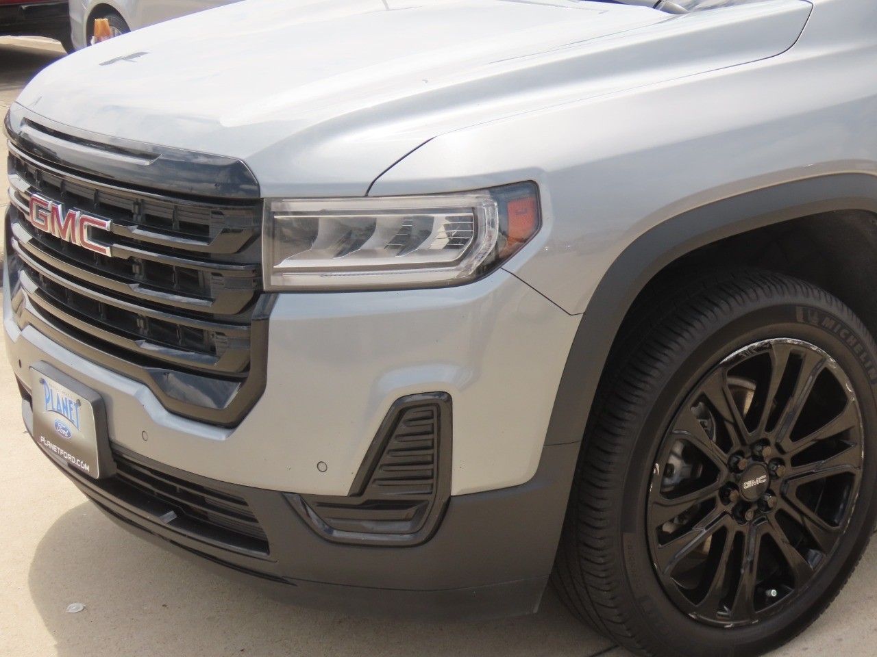 2023 GMC Acadia SLE - 2