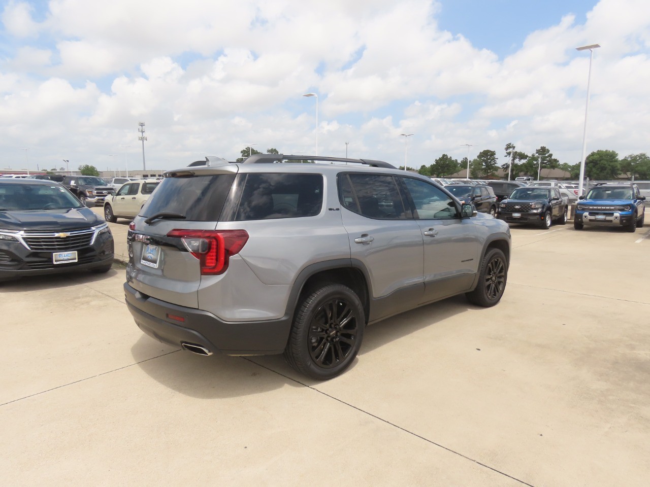 2023 GMC Acadia SLE - 10