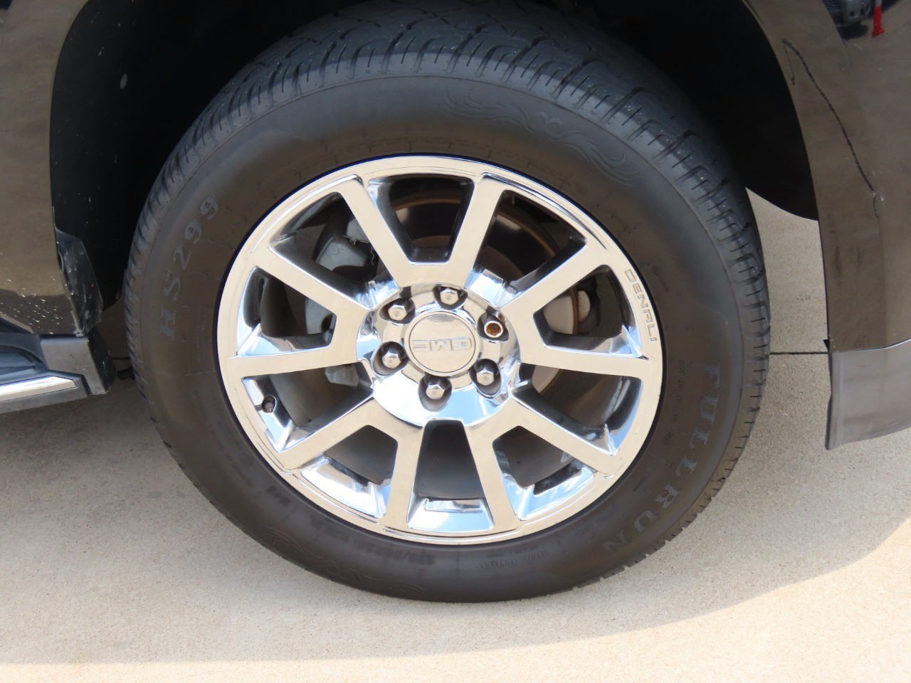 2017 GMC Yukon Denali - 8