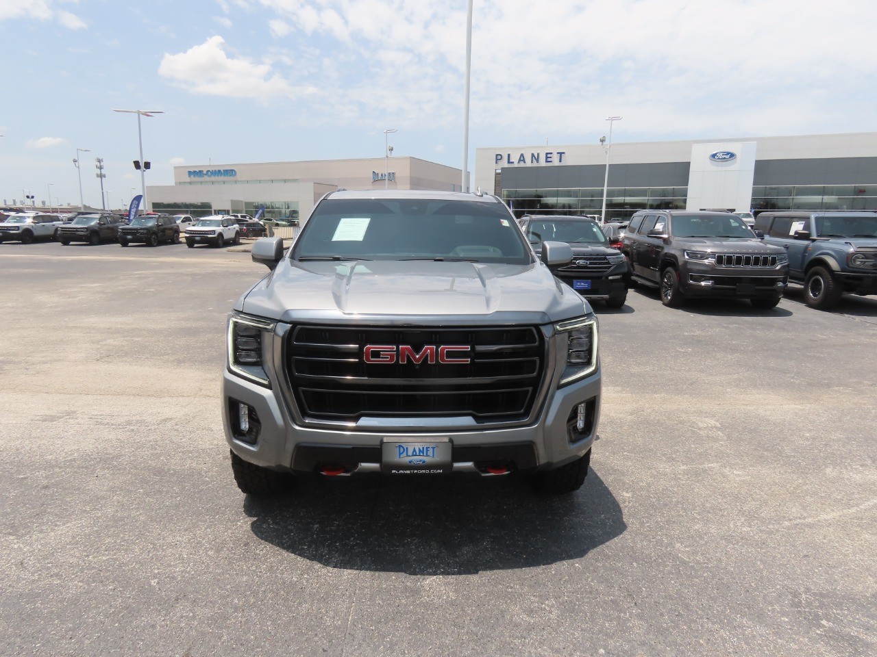 2024 GMC Yukon AT4 - 4