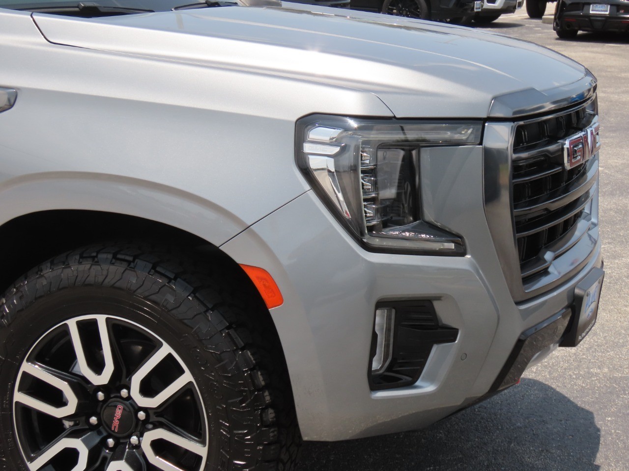 2024 GMC Yukon AT4 - 5
