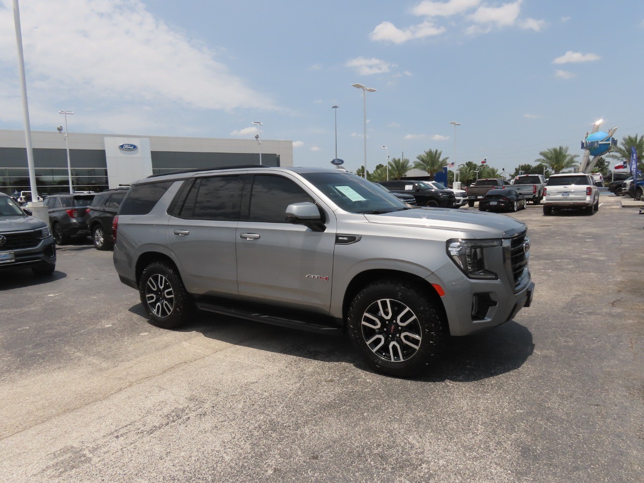 2024 GMC Yukon AT4 - 6
