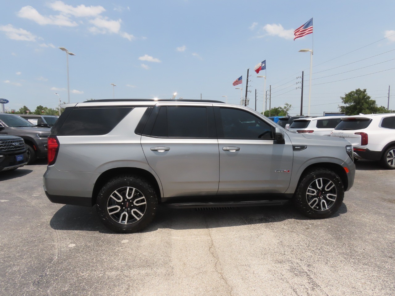 2024 GMC Yukon AT4 - 9