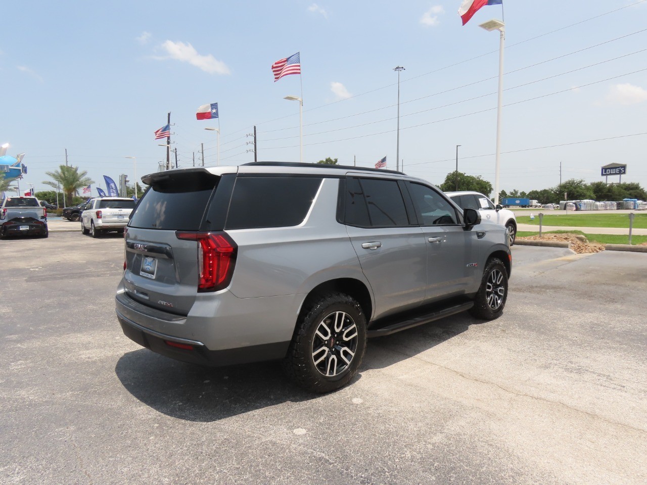 2024 GMC Yukon AT4 - 10