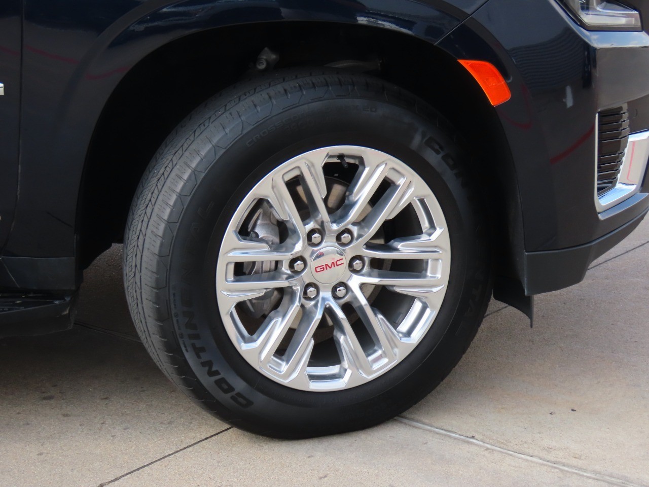 2023 GMC Yukon XL SLT - 8