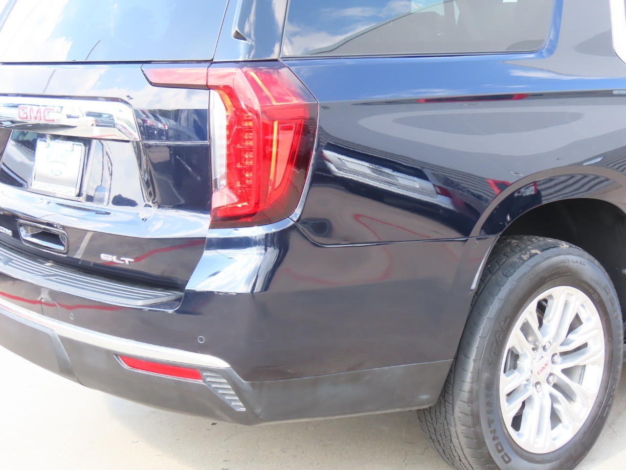 2023 GMC Yukon XL SLT - 11