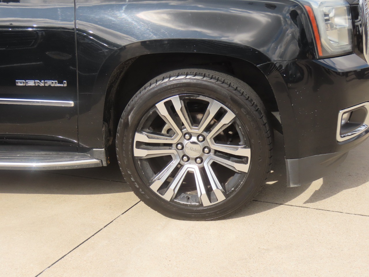 used 2017 GMC Yukon XL car, priced at $11,999