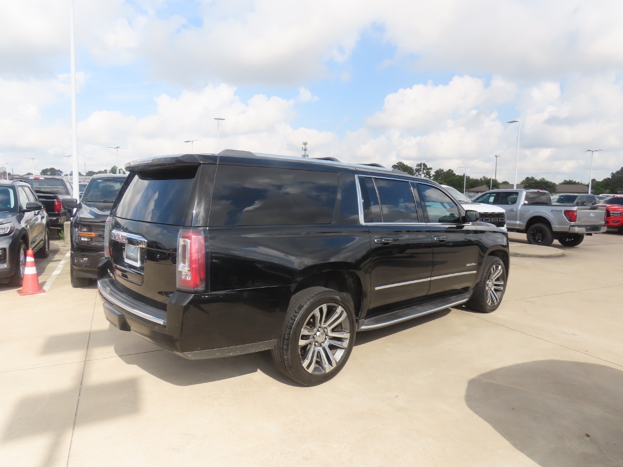 used 2017 GMC Yukon XL car, priced at $11,999