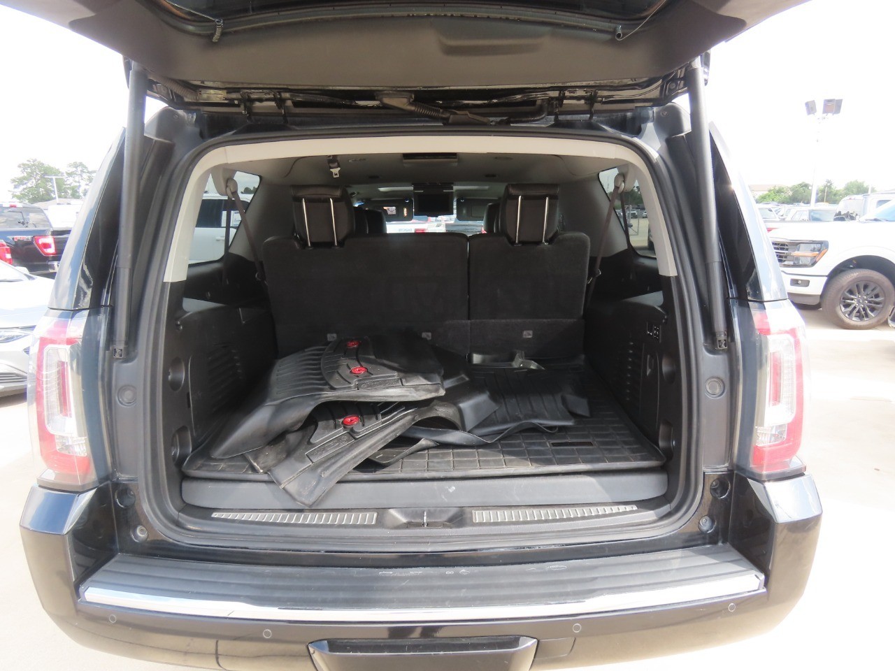 used 2017 GMC Yukon XL car, priced at $11,999