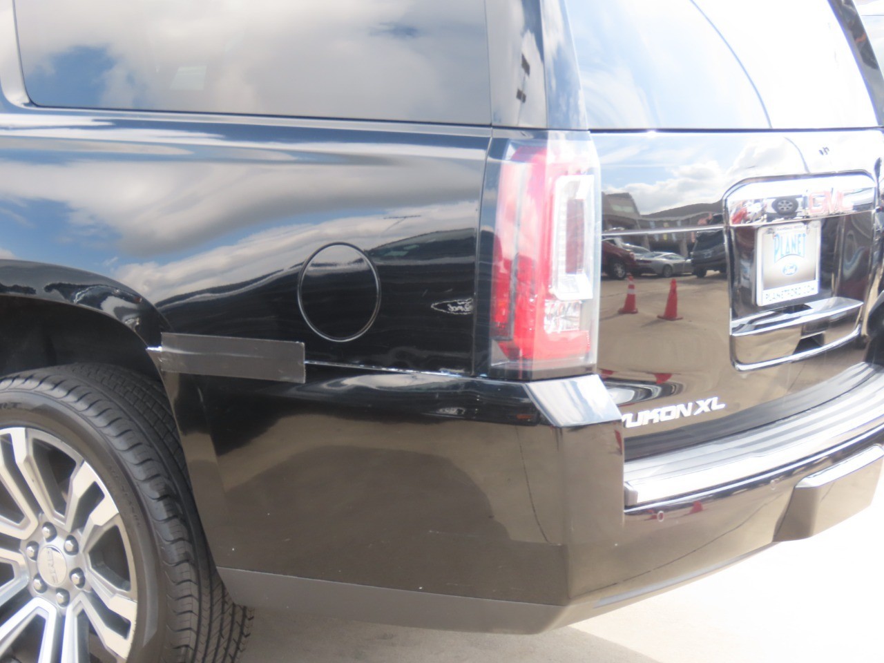 used 2017 GMC Yukon XL car, priced at $11,999