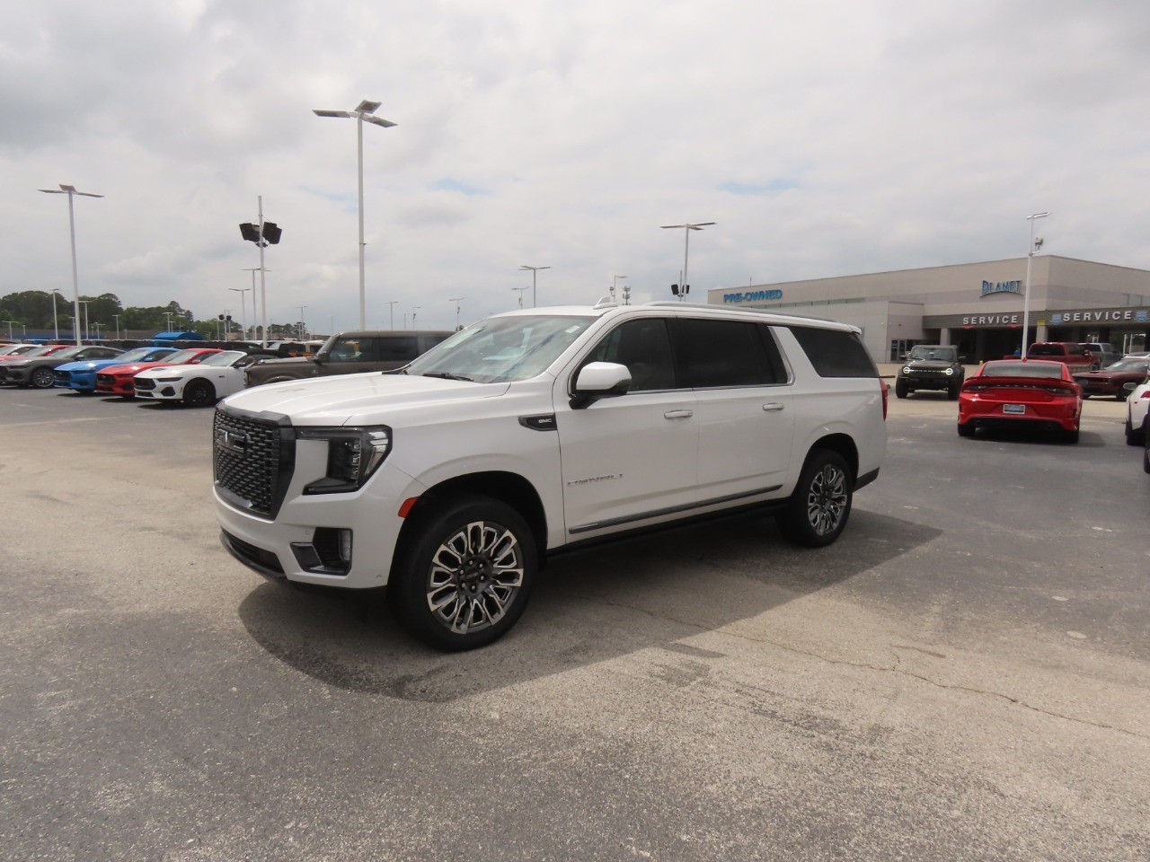 used 2023 GMC Yukon XL car, priced at $68,999
