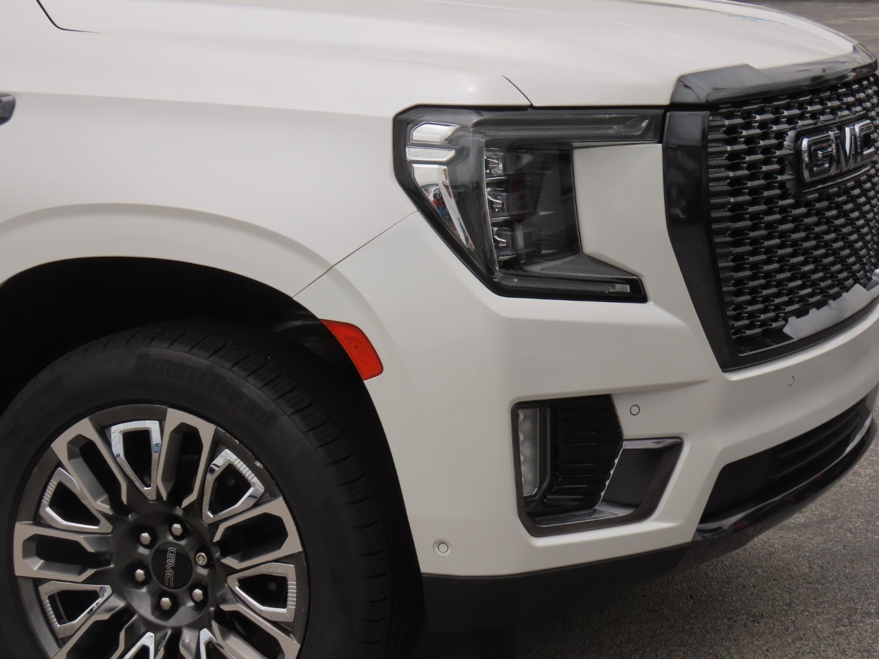 used 2023 GMC Yukon XL car, priced at $68,999