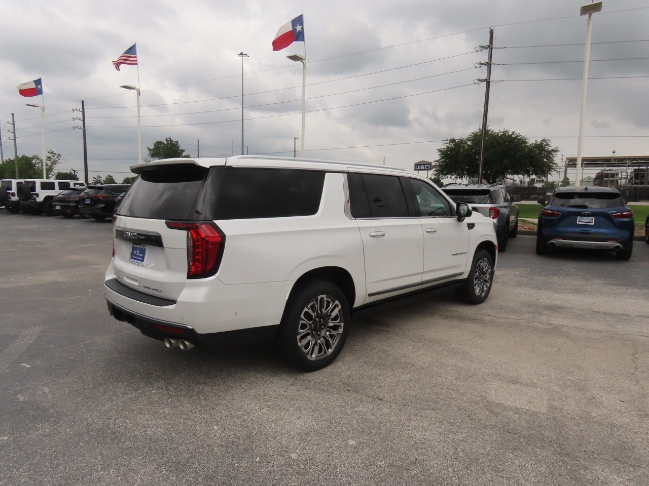 used 2023 GMC Yukon XL car, priced at $68,999