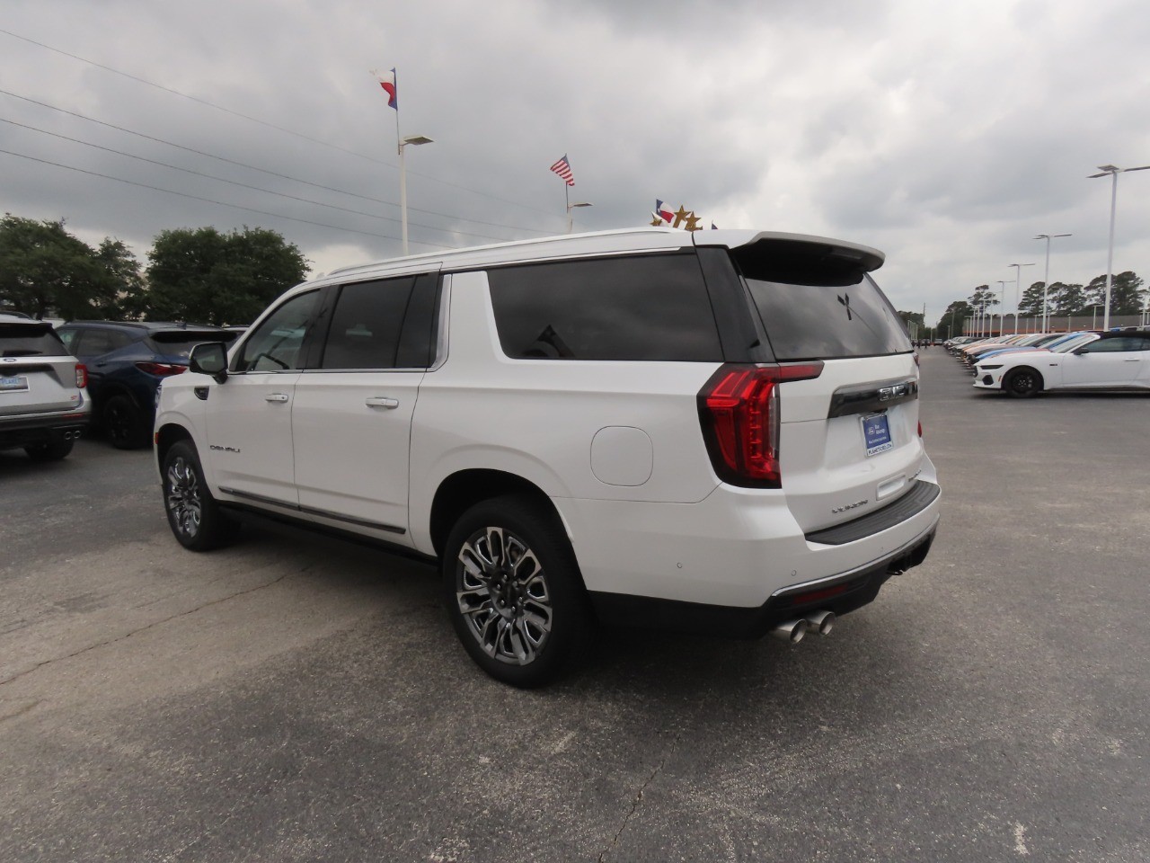 used 2023 GMC Yukon XL car, priced at $68,999