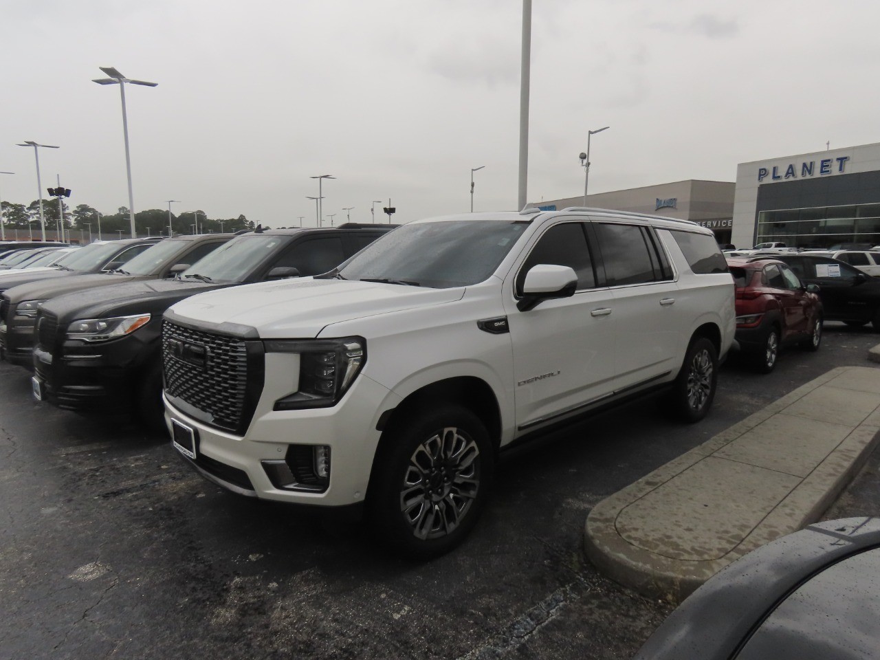 2023 GMC Yukon XL Denali Ultimate - 1