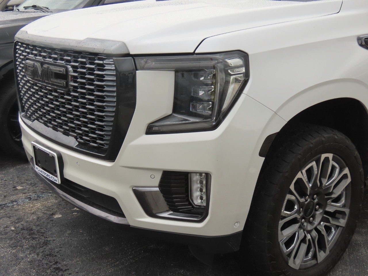2023 GMC Yukon XL Denali Ultimate - 2