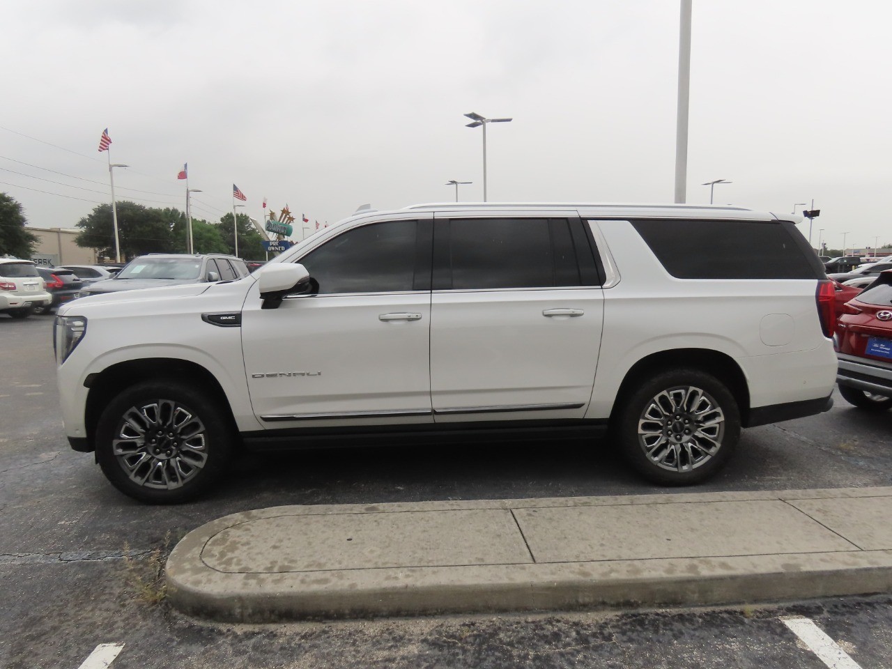 2023 GMC Yukon XL Denali Ultimate - 6