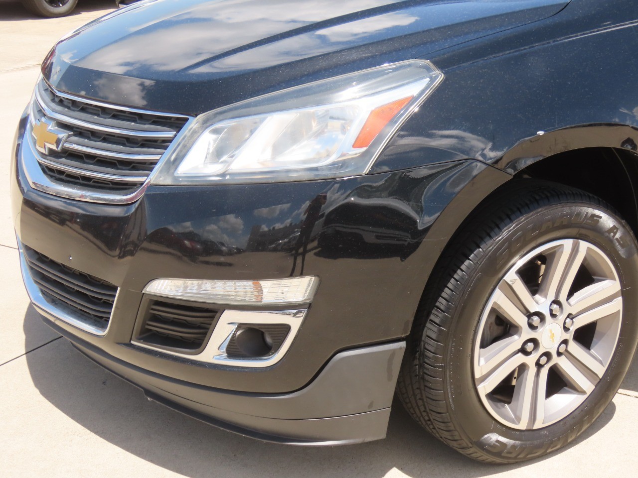 2017 Chevrolet Traverse LT - 2