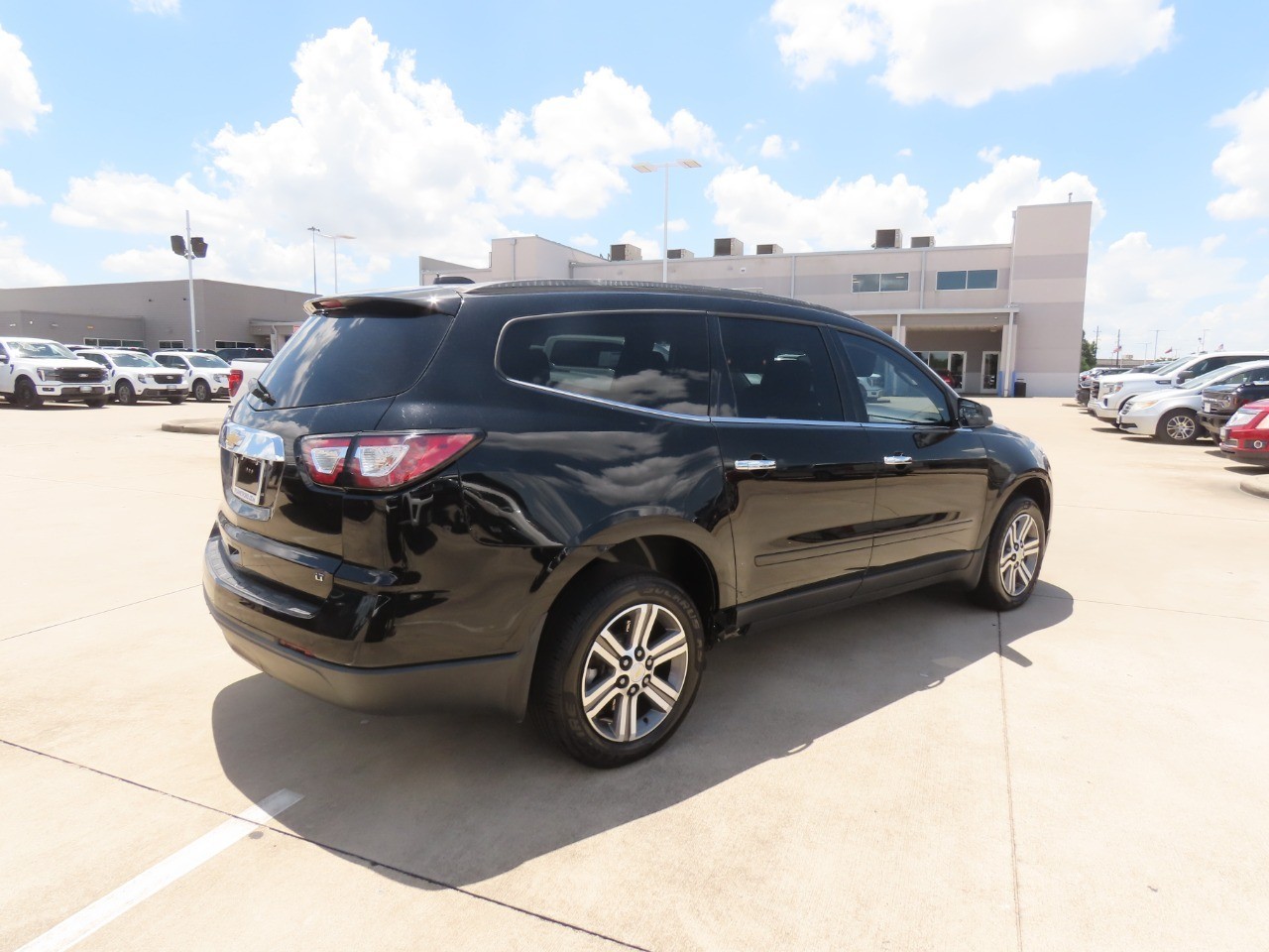 2017 Chevrolet Traverse LT - 10