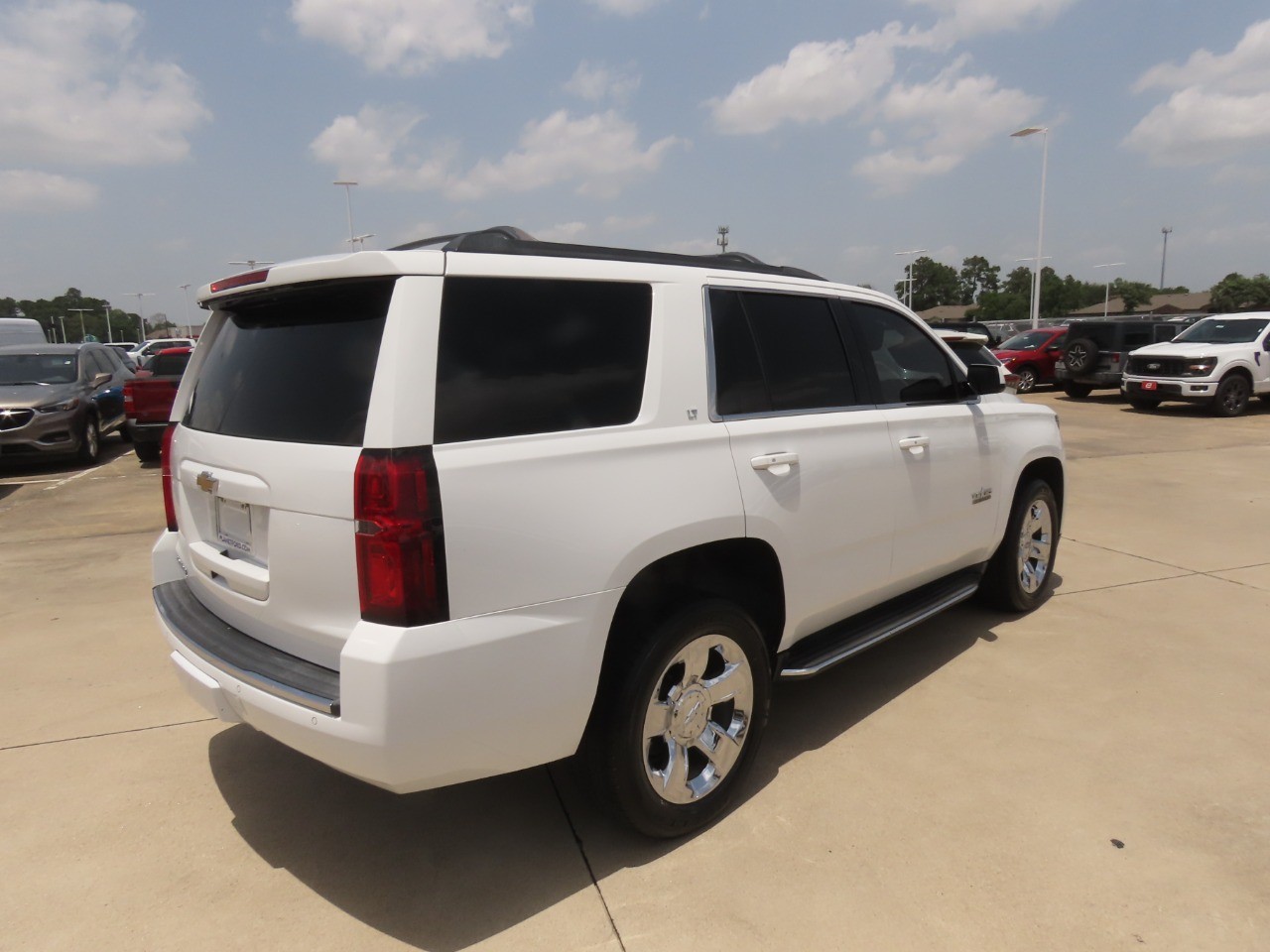 2016 Chevrolet Tahoe LT - 10