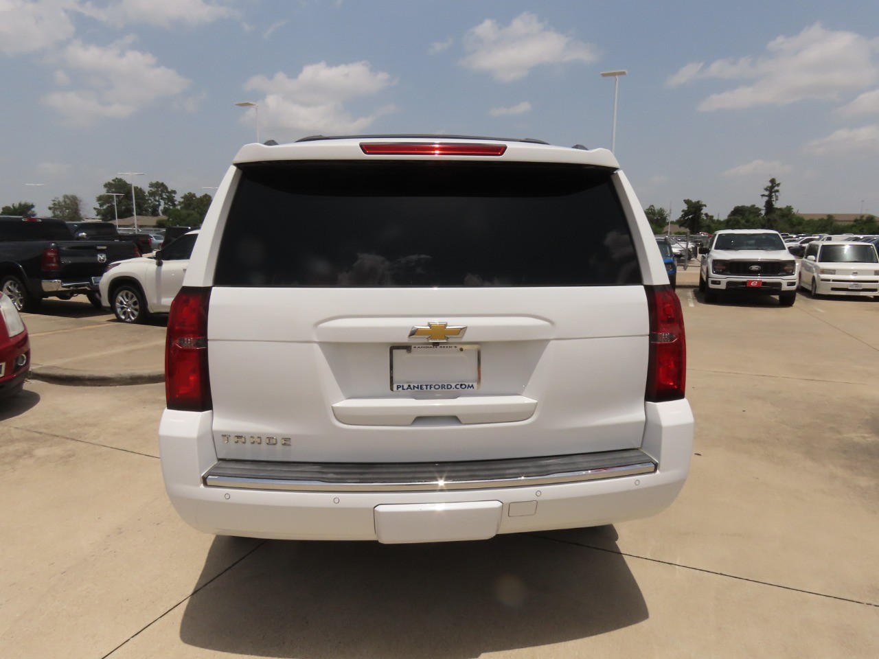 2016 Chevrolet Tahoe LT - 11