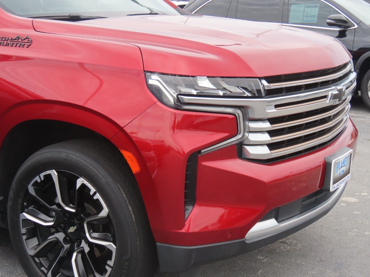 2022 Chevrolet Suburban photo 6 of 29