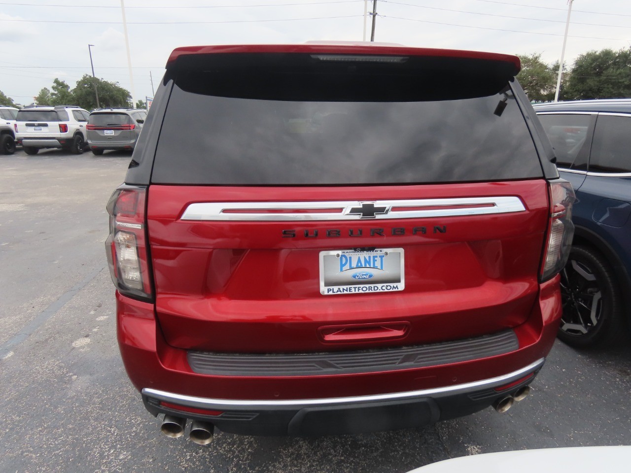 2022 Chevrolet Suburban photo 12 of 29