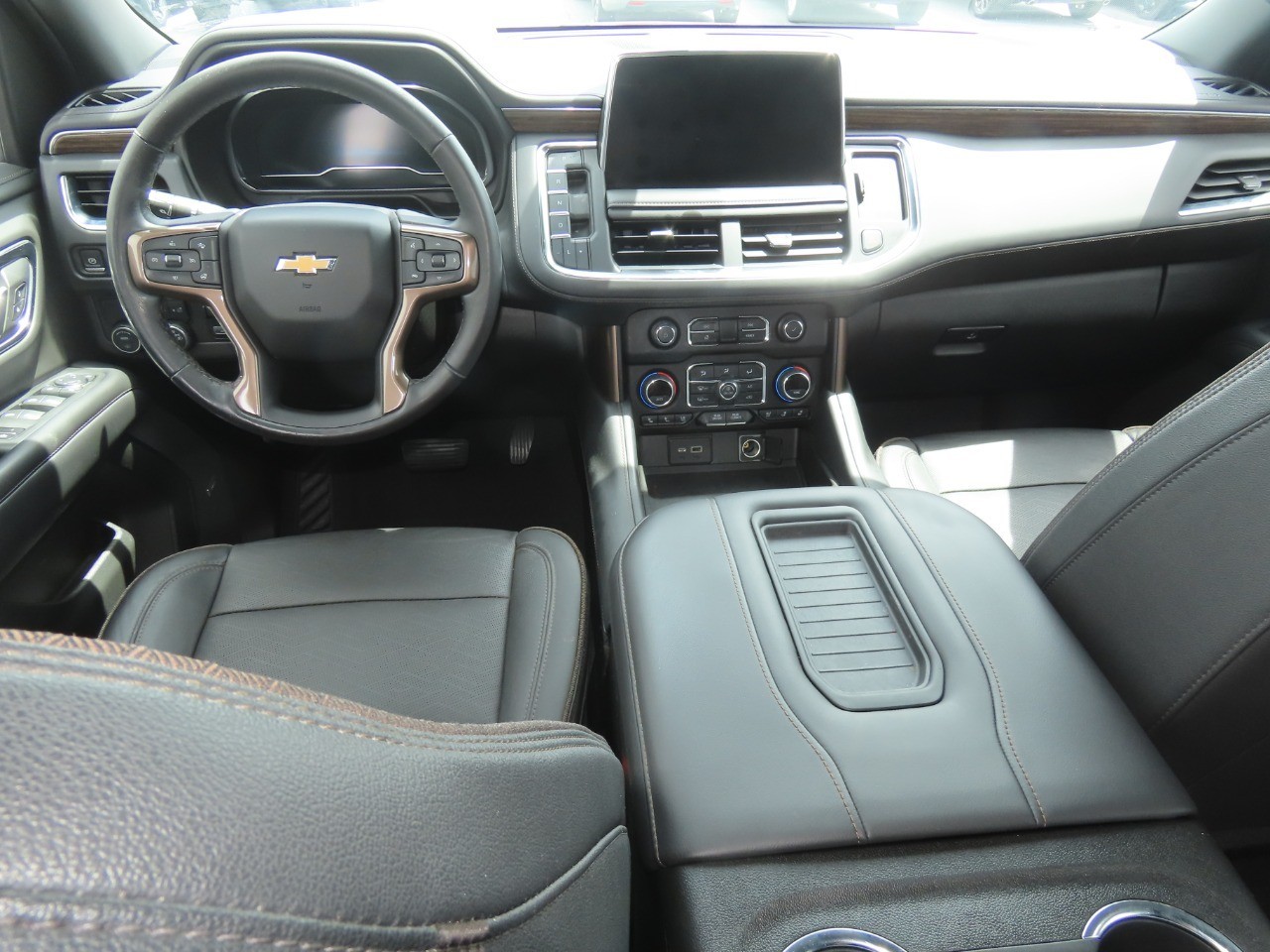 2022 Chevrolet Suburban photo 22 of 29