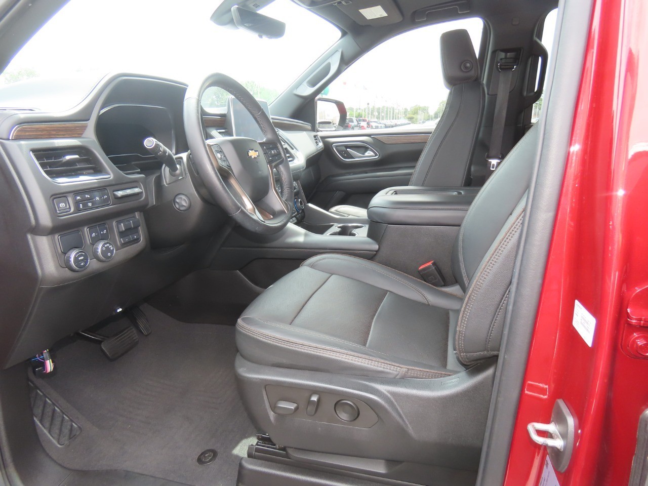 2022 Chevrolet Suburban photo 24 of 29