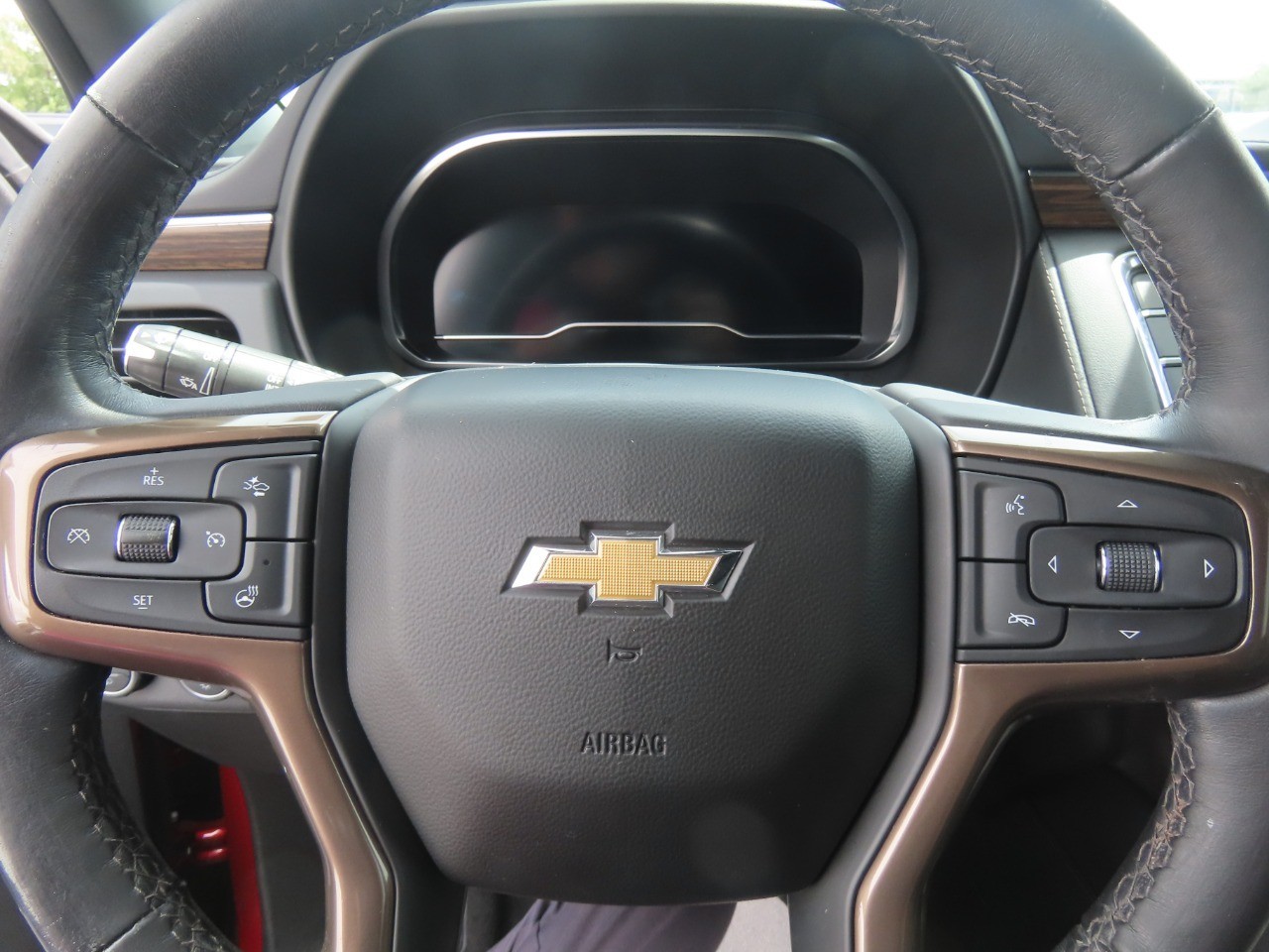 2022 Chevrolet Suburban photo 26 of 29