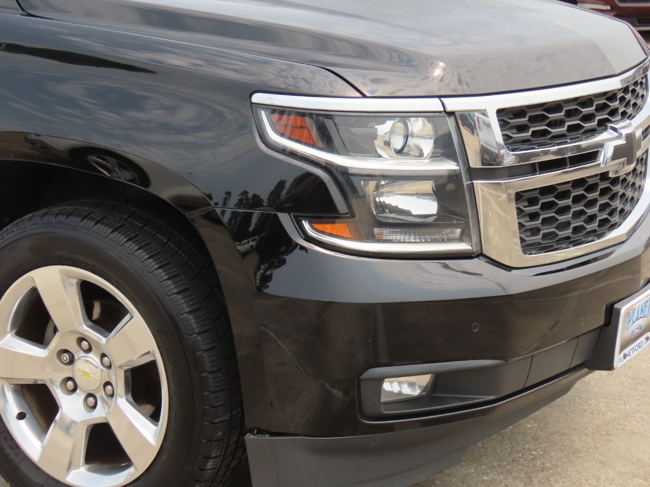 2016 Chevrolet Suburban LT - 5