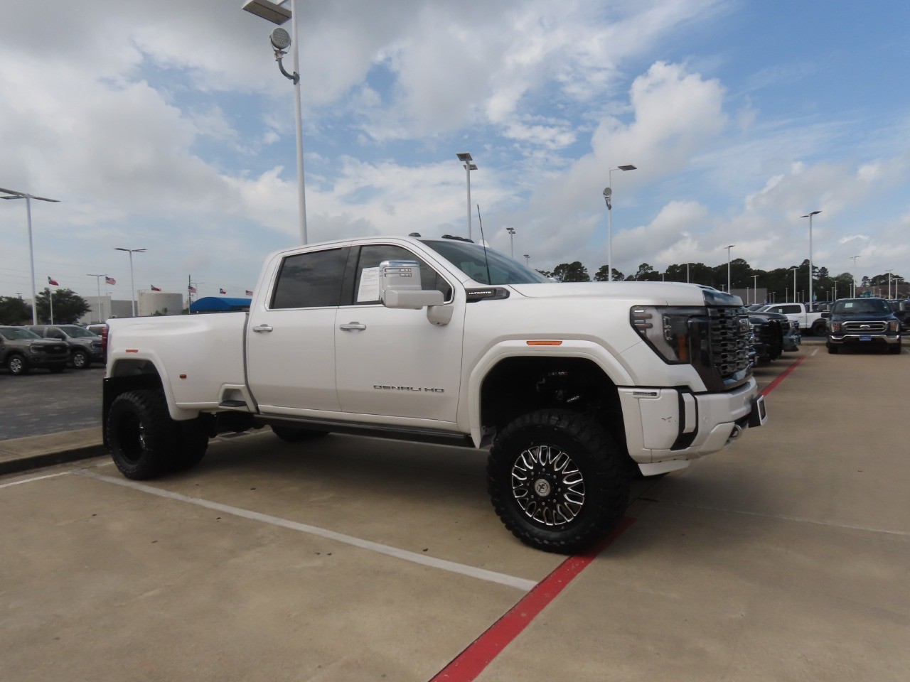 2024 GMC Sierra 3500HD Denali Ultimate - 6