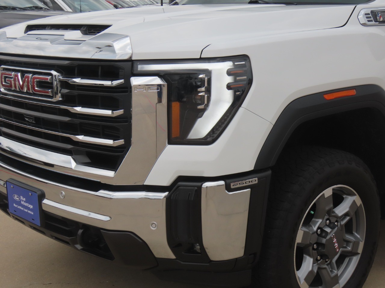 2025 GMC Sierra 2500HD SLT - 2