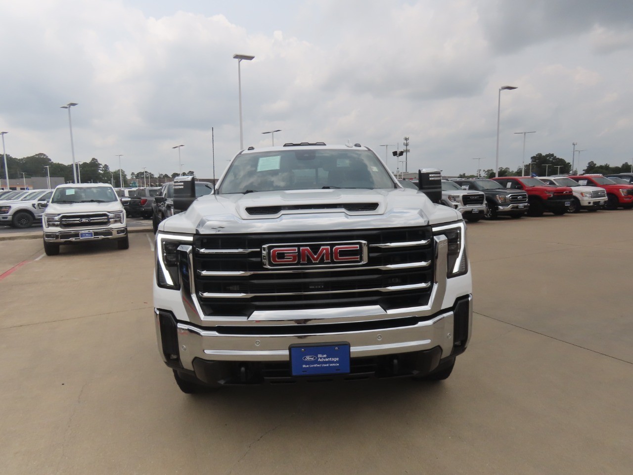 2025 GMC Sierra 2500HD SLT - 4