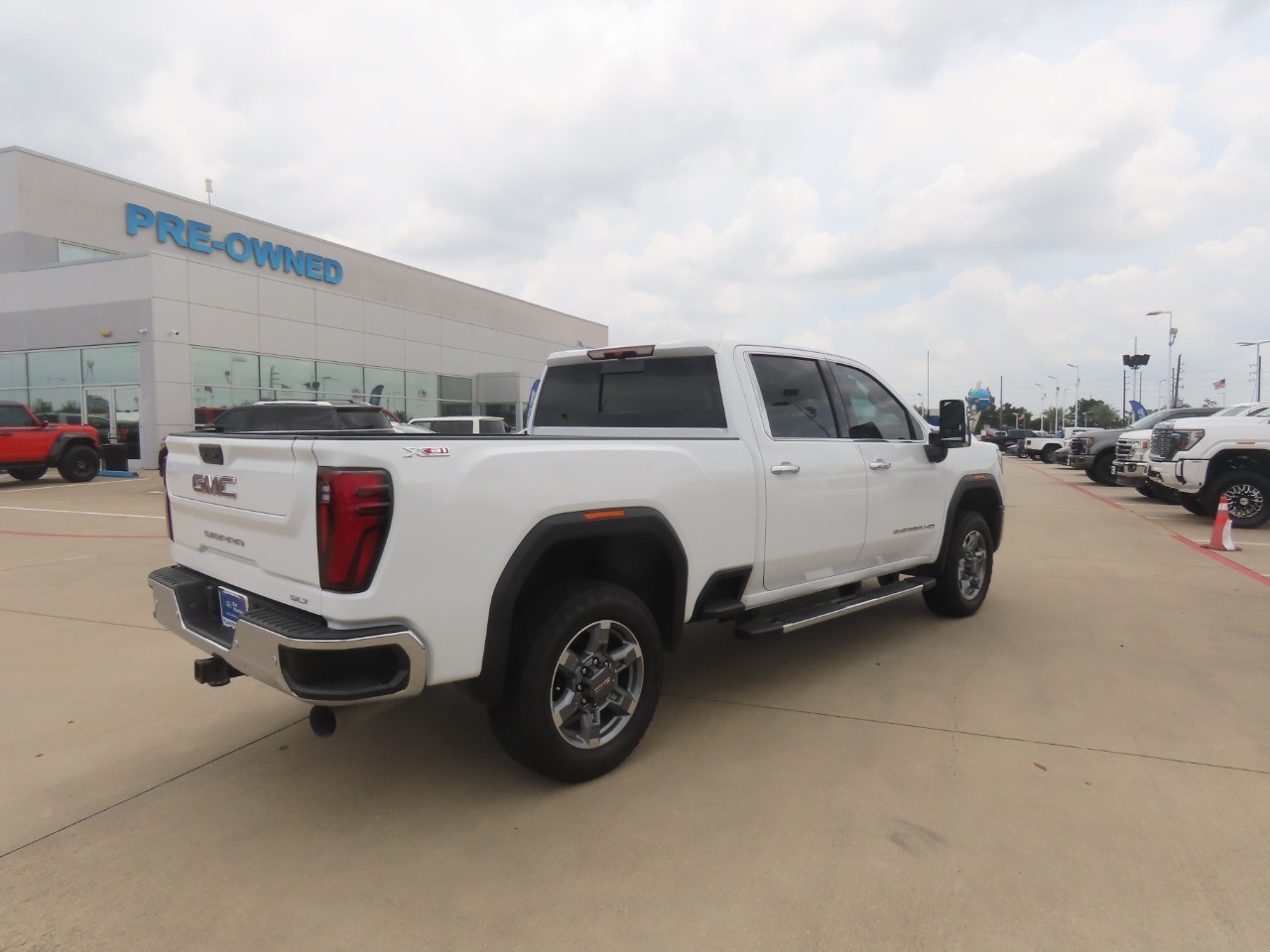 2025 GMC Sierra 2500HD SLT - 10