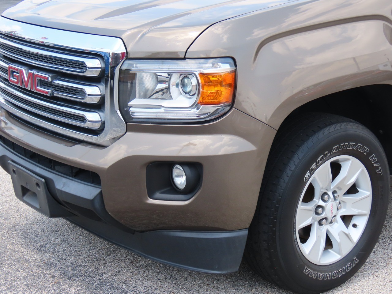 2016 GMC Canyon 2WD Crew Cab 128.3 SLE photo